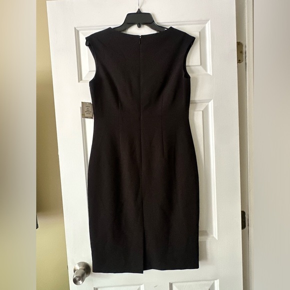 Kasper black shift dress with short sleeves. Size 4. New with tags. - Picture 4 of 7